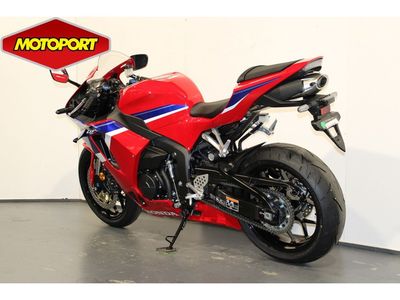 HONDA CBR 600 RR – foto 4
