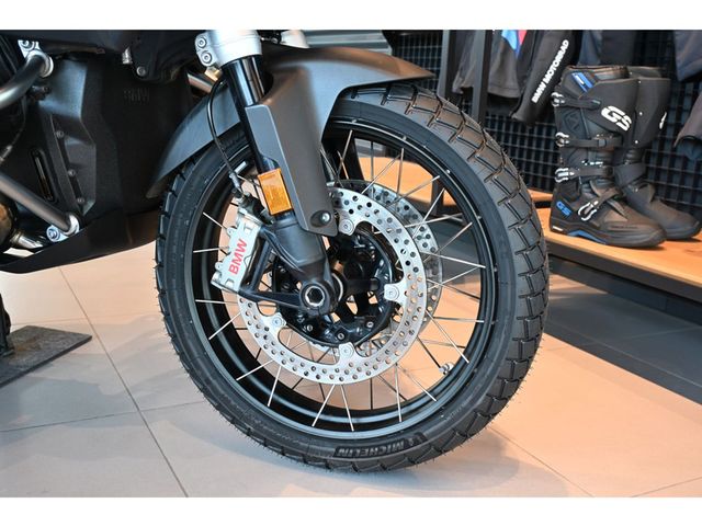 bmw - r-1300-gs-adventure-triple-black