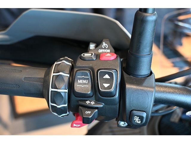 bmw - r-1300-gs-adventure-triple-black