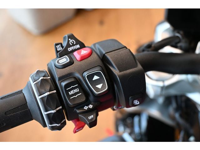 bmw - r-1300-r