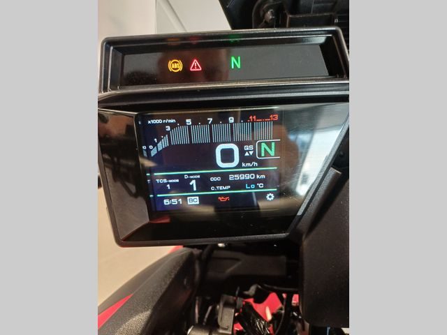 yamaha - tracer-9