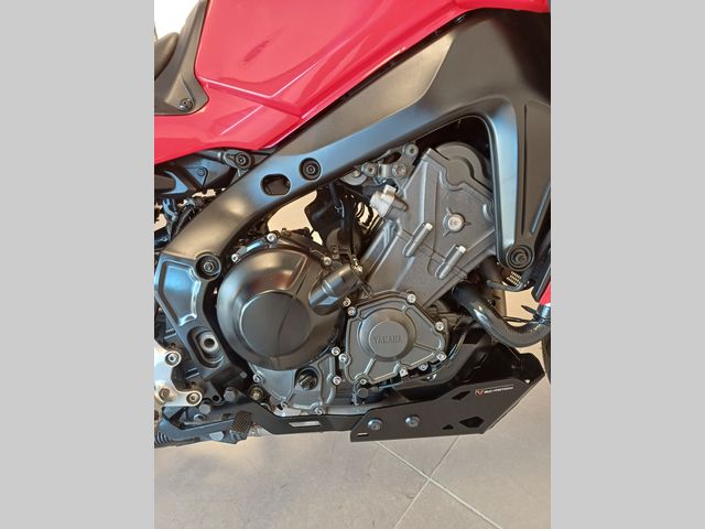 yamaha - tracer-9
