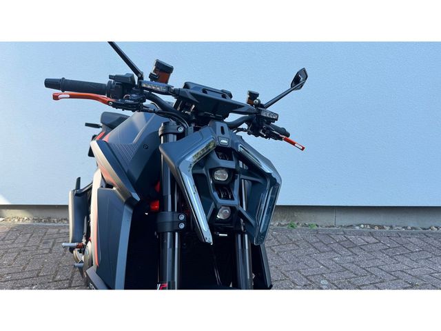 ktm - 1390-super-duke-r