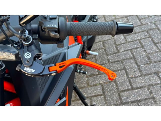 ktm - 1390-super-duke-r