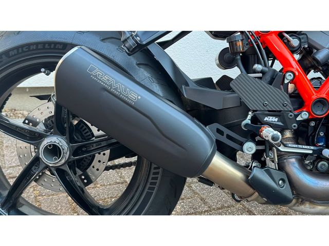 ktm - 1390-super-duke-r
