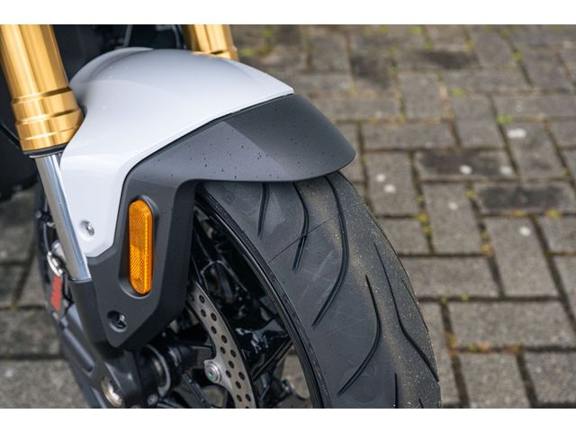bmw - r-1300-rs