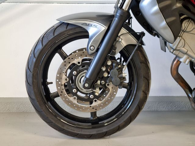 suzuki - sfv-650-gladius