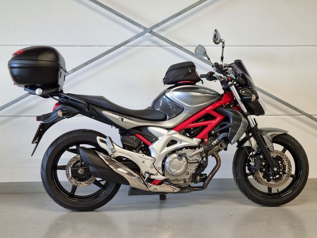 suzuki - sfv-650-gladius