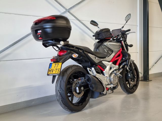suzuki - sfv-650-gladius