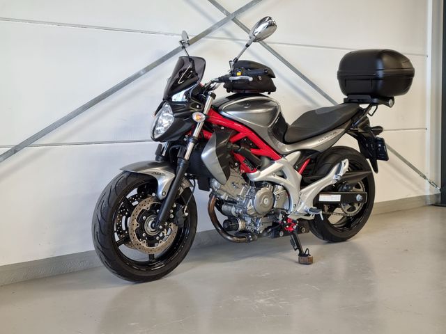 suzuki - sfv-650-gladius