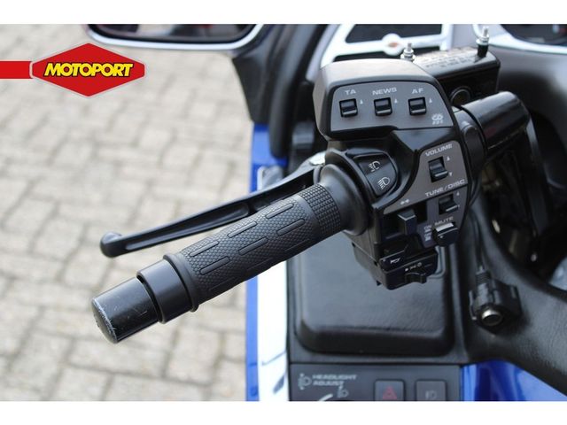 honda - gl-1800-goldwing