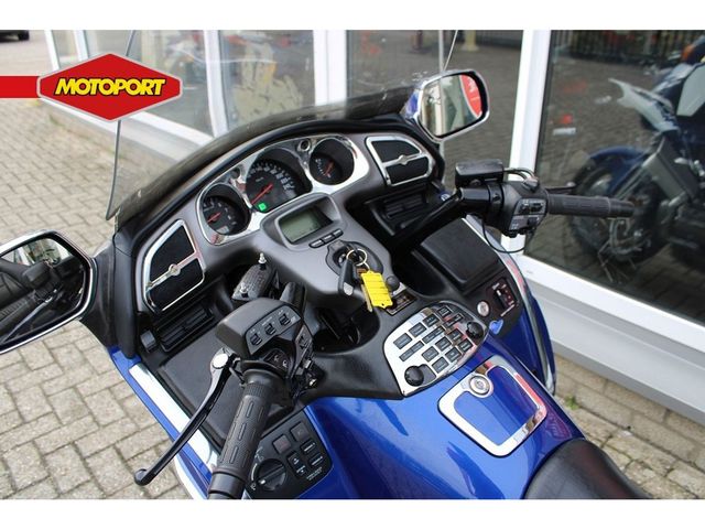 honda - gl-1800-goldwing