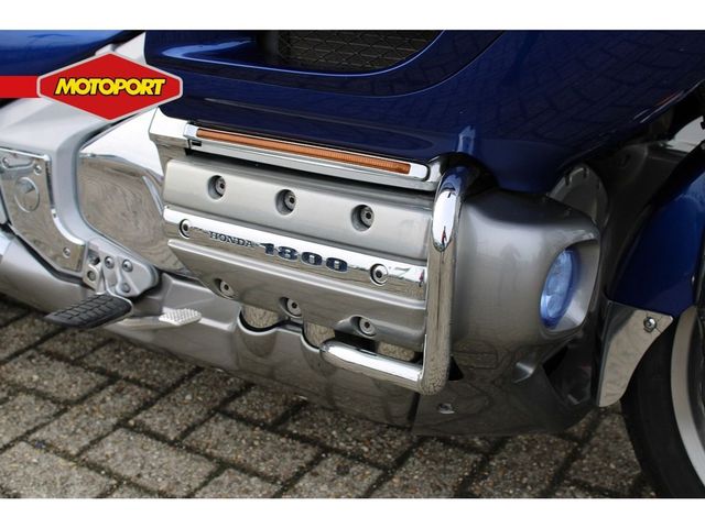 honda - gl-1800-goldwing