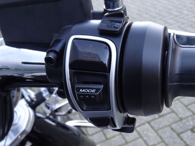 moto-guzzi - california-1400-touring-abs