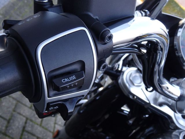 moto-guzzi - california-1400-touring-abs