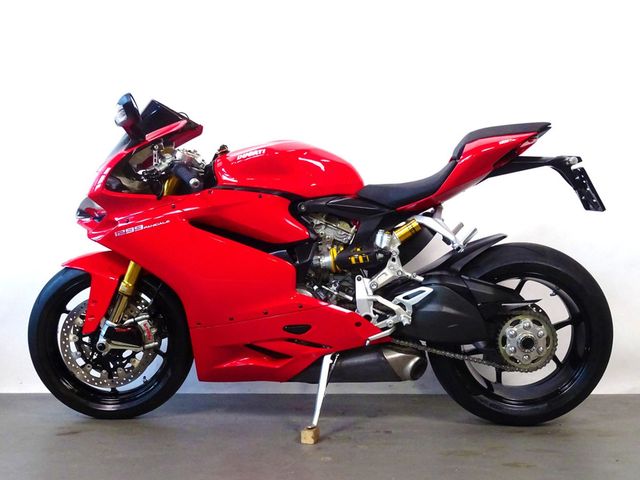 ducati - 1299-panigale
