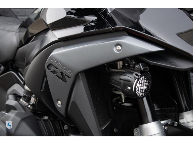 bmw - r-1300-gs-triple-black