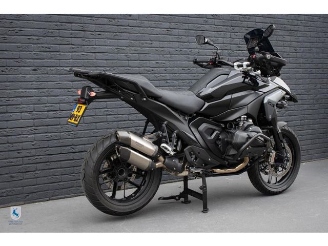 bmw - r-1300-gs-triple-black