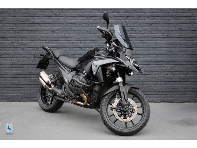 bmw - r-1300-gs-triple-black