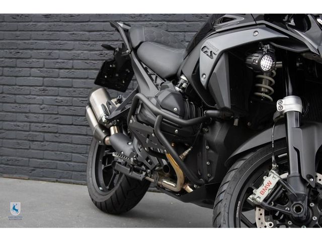 bmw - r-1300-gs-triple-black