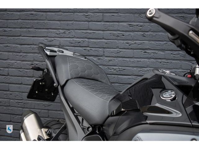 bmw - r-1300-gs-triple-black