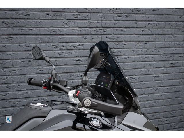 bmw - r-1300-gs-triple-black