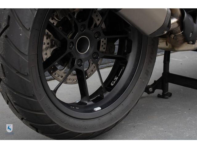 bmw - r-1300-gs-triple-black