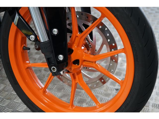 ktm - 390-duke