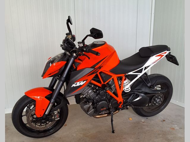 ktm - 1290-super-duke-r