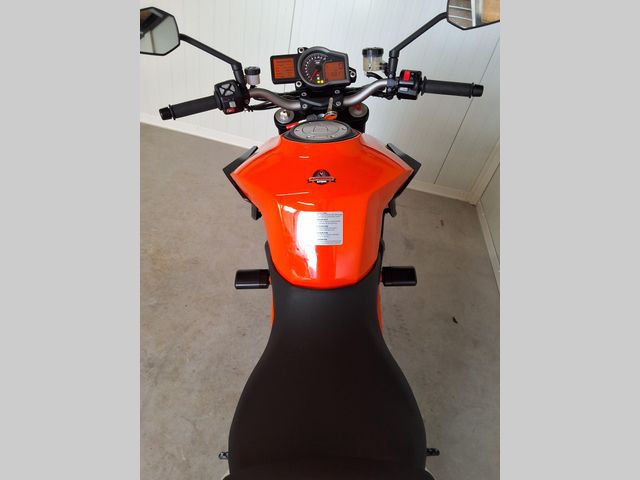 ktm - 1290-super-duke-r