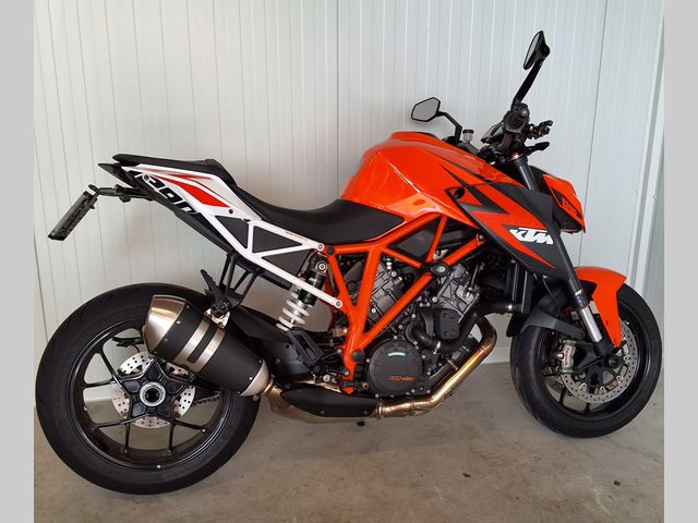 ktm - 1290-super-duke-r
