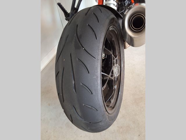 ktm - 1290-super-duke-r