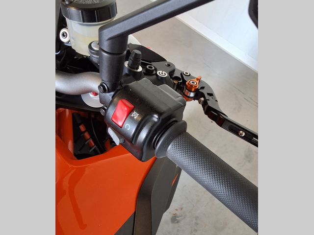 ktm - 1290-super-duke-r