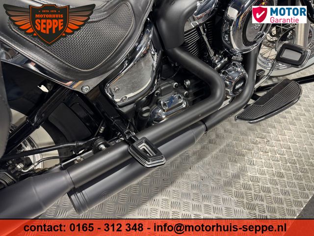 harley-davidson - softail-deluxe