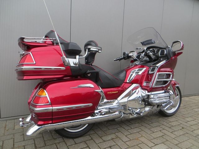 honda - gl-1800-goldwing-c-abs