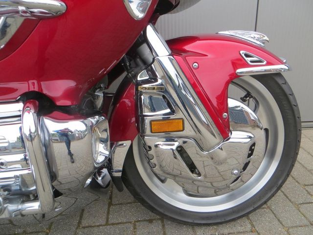 honda - gl-1800-goldwing-c-abs