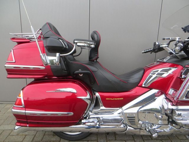 honda - gl-1800-goldwing-c-abs