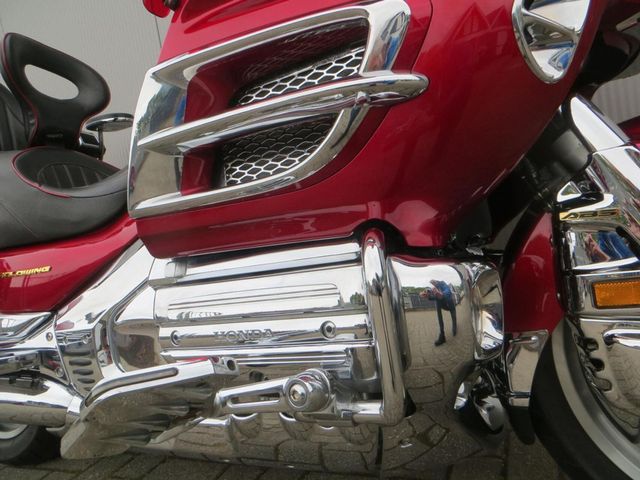 honda - gl-1800-goldwing-c-abs