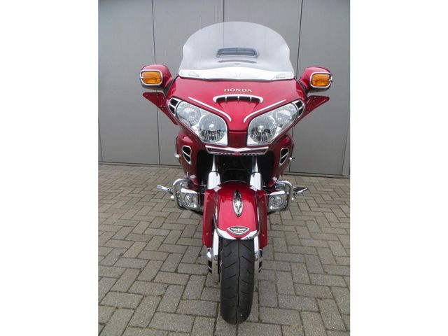 honda - gl-1800-goldwing-c-abs