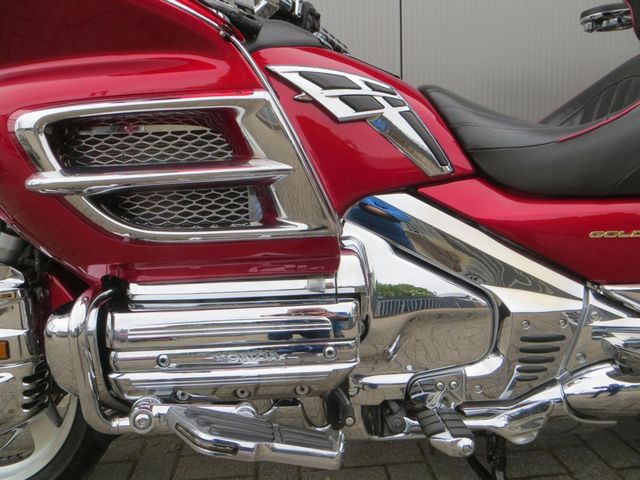 honda - gl-1800-goldwing-c-abs