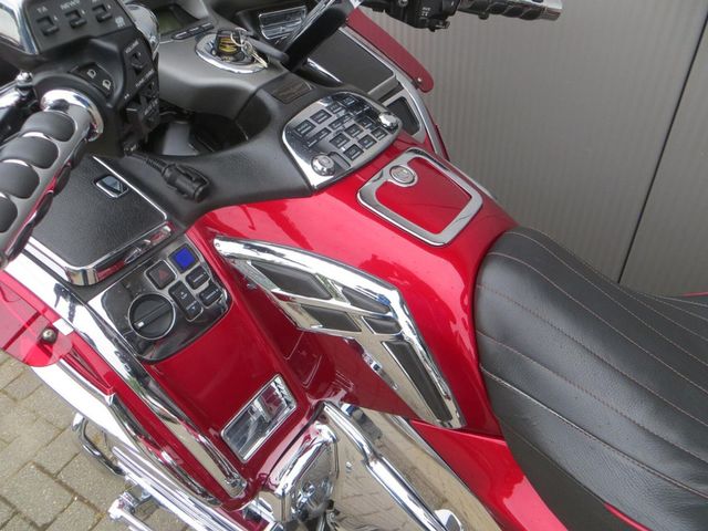honda - gl-1800-goldwing-c-abs