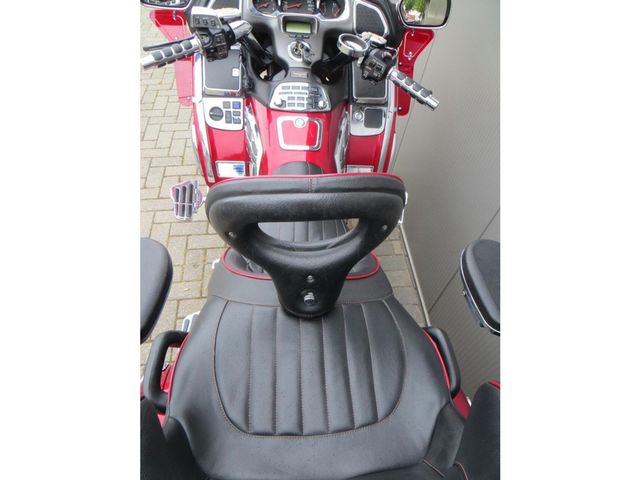 honda - gl-1800-goldwing-c-abs