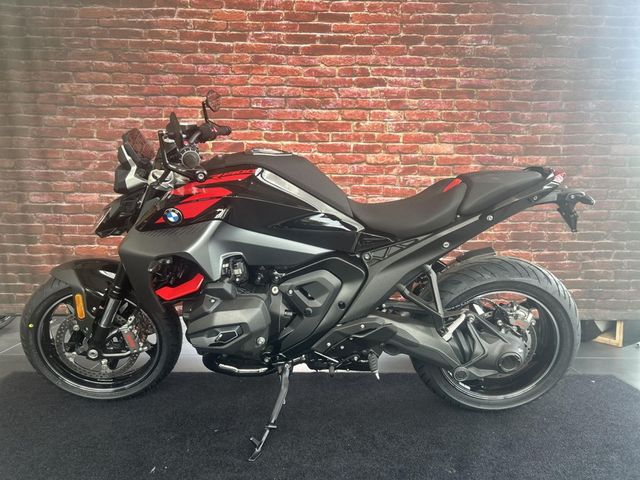 bmw - r-1300-r