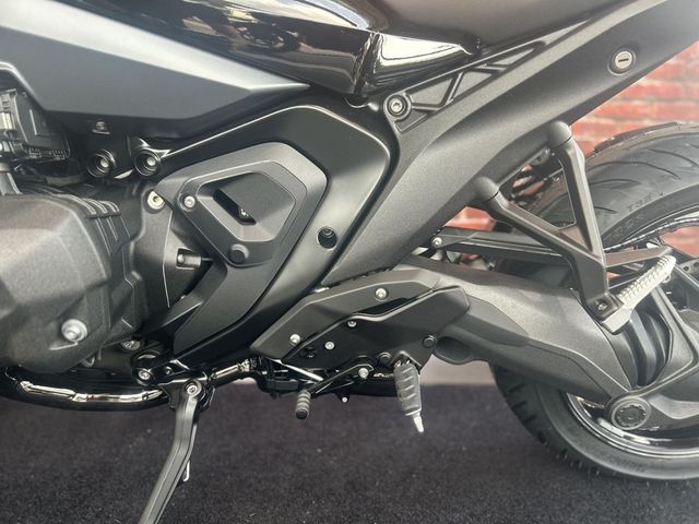 bmw - r-1300-r