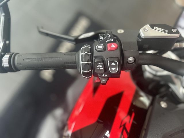 bmw - r-1300-r