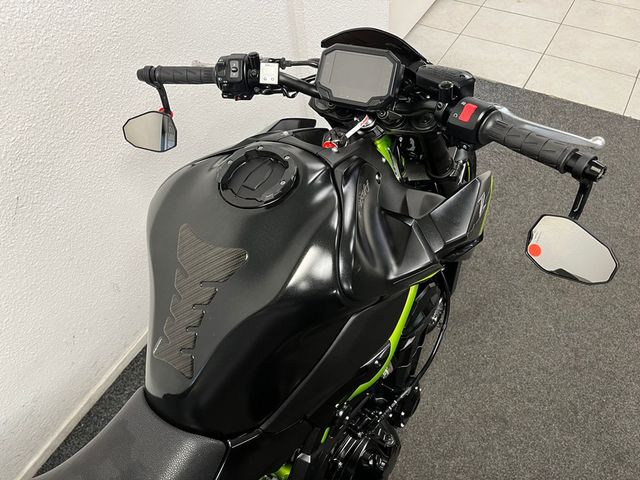 kawasaki - z900