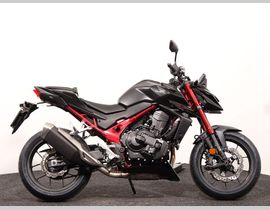 Honda CB 750 Hornet E-Clutch 2026 nieuw