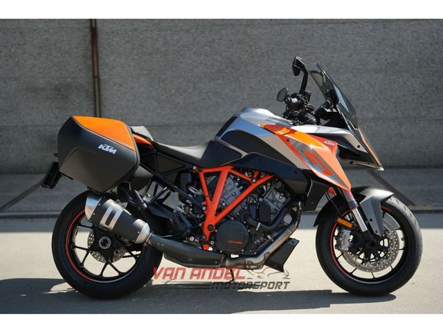 ktm - 1290-super-duke-gt