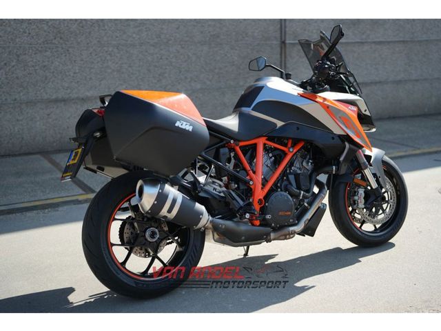 ktm - 1290-super-duke-gt