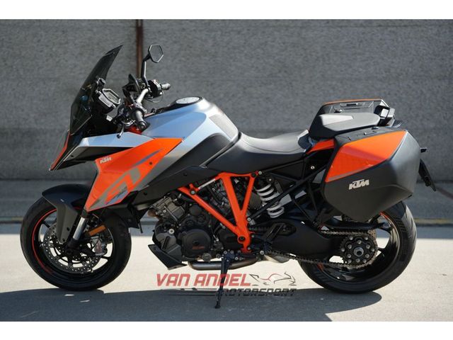 ktm - 1290-super-duke-gt